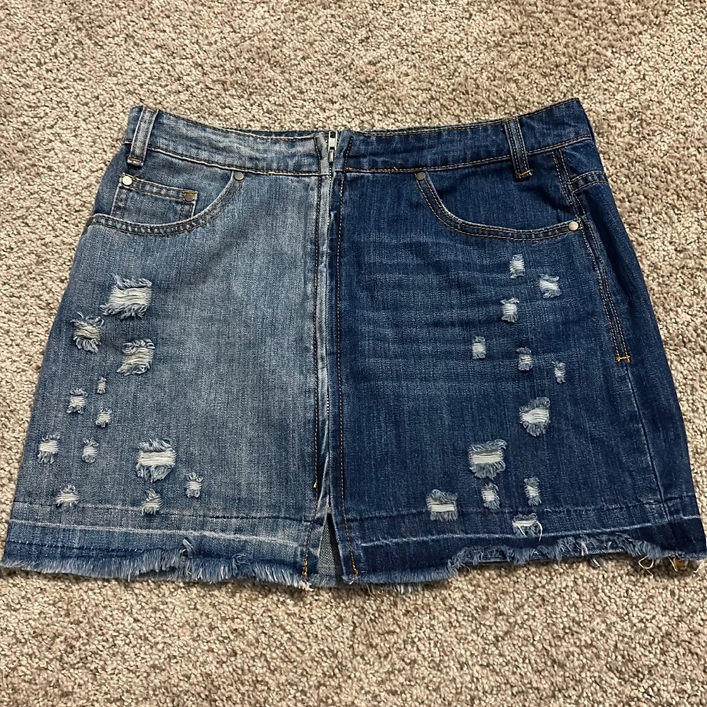 Distressed two-toned denim zip skirt